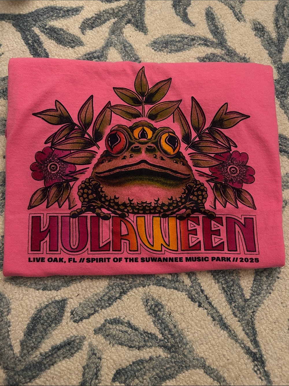 Gildan Pink Hulaween Frog Graphic Tee Size XL